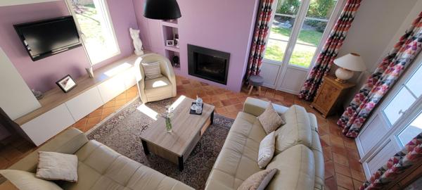 MAISON PARFAITEMENT ENTRETENUE – PROCHE TOUTES COMMODITÉS