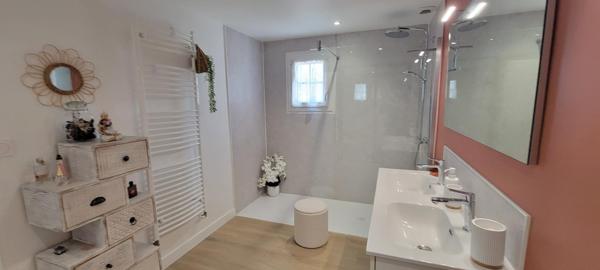 MAISON PARFAITEMENT ENTRETENUE – PROCHE TOUTES COMMODITÉS