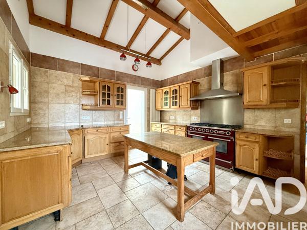 Maison à vendre 6 pièces 268 m² Solliès-Pont