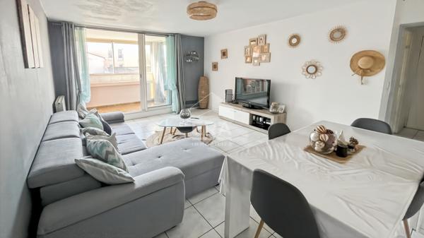 VITROLLES - Appartement  T3 de 61m2  + 1 terrasse / véranda