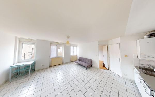 Appartement à vendre    1 pièce • 38,83 m2 Saint-Étienne