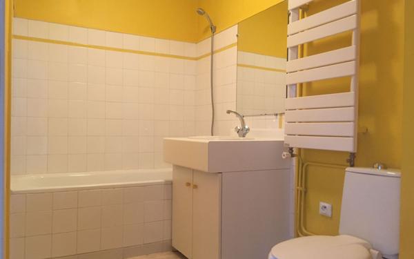 Appartement à vendre    1 pièce • 38,83 m2 Saint-Étienne