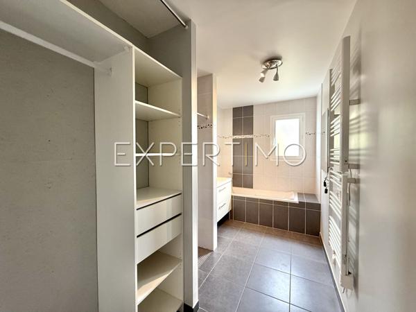 Moutiers-les-Mauxfaits (85540) Maison de plain-pied T5 de 103 m² - 3 chambres - Proximité commerces et école