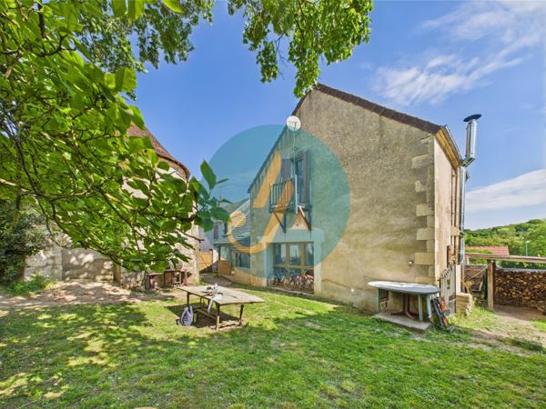 Tronsanges (58400) Maison de charme, 4 chambres et terrain clos à Tronsanges