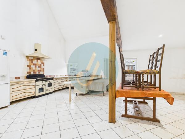 Tronsanges (58400) Maison de charme, 4 chambres et terrain clos à Tronsanges