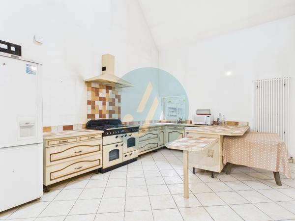 Tronsanges (58400) Maison de charme, 4 chambres et terrain clos à Tronsanges