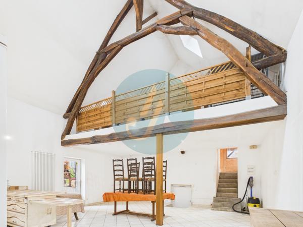 Tronsanges (58400) Maison de charme, 4 chambres et terrain clos à Tronsanges