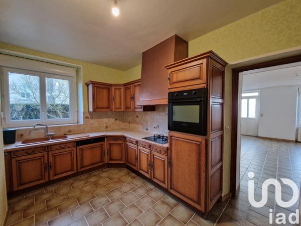 Maison traditionnelle 5 pièces de 142 m² à Giel-Courteilles (61210)