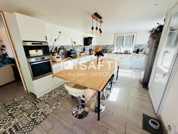 Maison T9 avec grand jardin