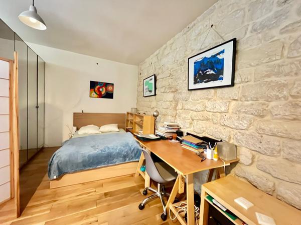 75002 Paris, Loft avec Cachet au Cœur du Sentier – Opportunité Commerciale Exceptionnelle