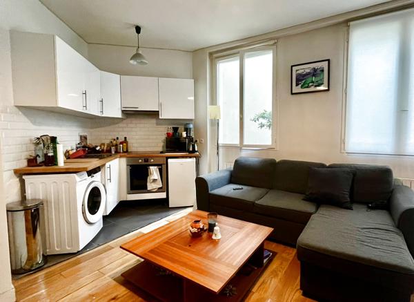 75002 Paris, Loft avec Cachet au Cœur du Sentier – Opportunité Commerciale Exceptionnelle