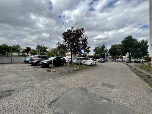BUREAUX à LOUER de 425.22 m²