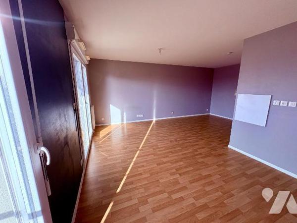 SAINT MELOIR DES ONDES - Centre-bourg, emplacement idéal à proximité des commerces et commodité...