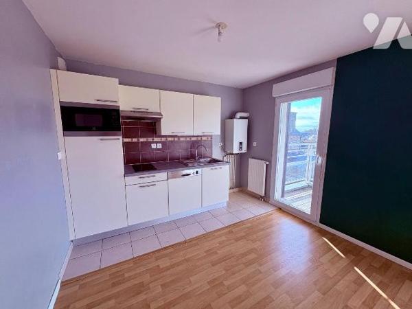 SAINT MELOIR DES ONDES - Centre-bourg, emplacement idéal à proximité des commerces et commodité...