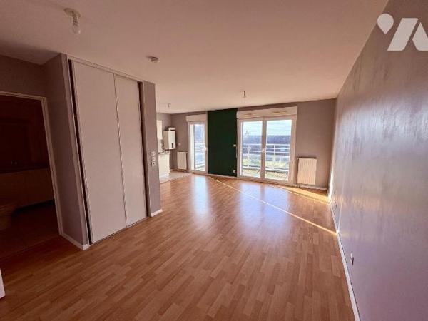 SAINT MELOIR DES ONDES - Centre-bourg, emplacement idéal à proximité des commerces et commodité...