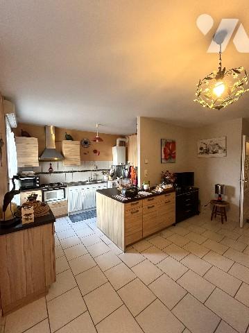 Centre LUNEVILLE - Appt de 57m² de type T2, + balcon de 11m², ascenseur, cellier, garage et parking.