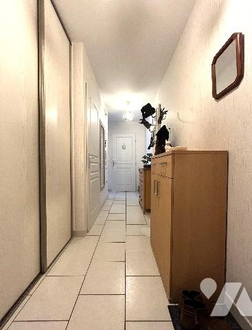 Centre LUNEVILLE - Appt de 57m² de type T2, + balcon de 11m², ascenseur, cellier, garage et parking.