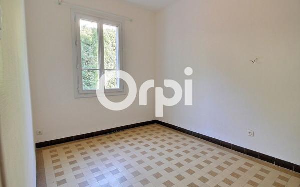 Maison à vendre    2 pièces •  Marseille 10