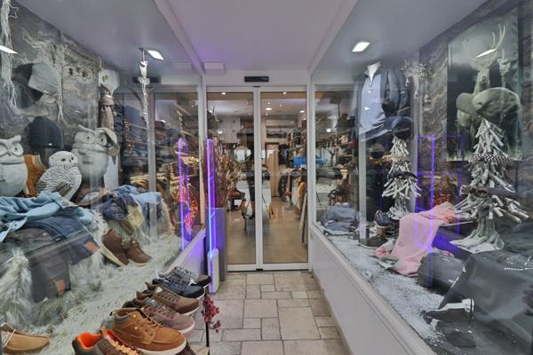 Magasin Prêt à Porter et Tous commerces - Port de Bandol