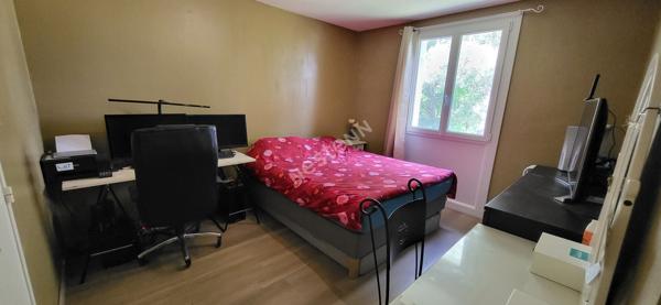 Nantes Facultés / Recteur Schmitt : En vente ! Appartement T4 DPE D, 3 chambres, 74m², parking couvert boxable et cave. A 100m du tram ligne 2. Petits commerces à pied !