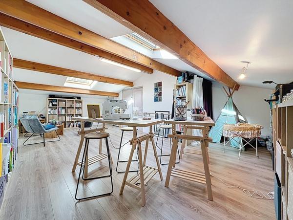 CLERMONT L'HERAULT (34)-Maison à vendre 6 pièces - 173,6 m2 habitables (197 m2 au sol) - Terrain arboré et clos avec piscine de 960 m2 - Garage double - Dépendance de 42 m2 au sol