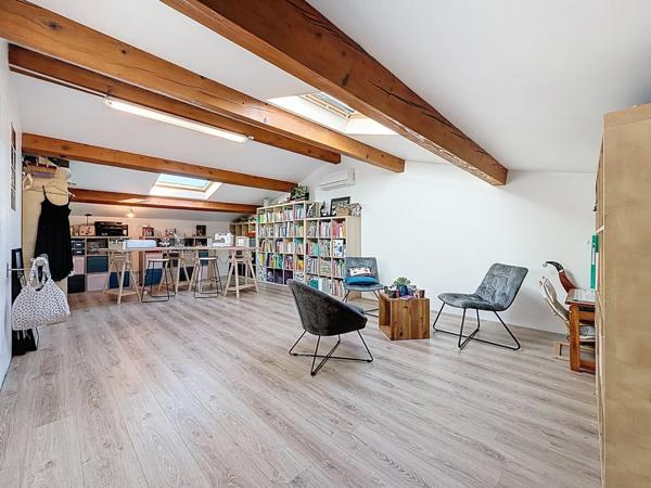 CLERMONT L'HERAULT (34)-Maison à vendre 6 pièces - 173,6 m2 habitables (197 m2 au sol) - Terrain arboré et clos avec piscine de 960 m2 - Garage double - Dépendance de 42 m2 au sol