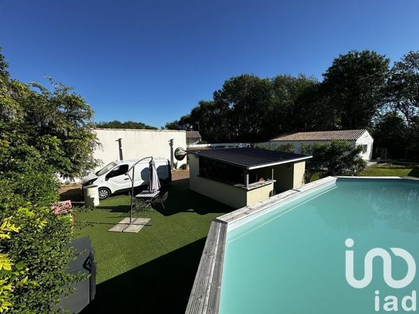Maison à vendre 10 pièces 207 m² Saint-Sulpice-de-Royan