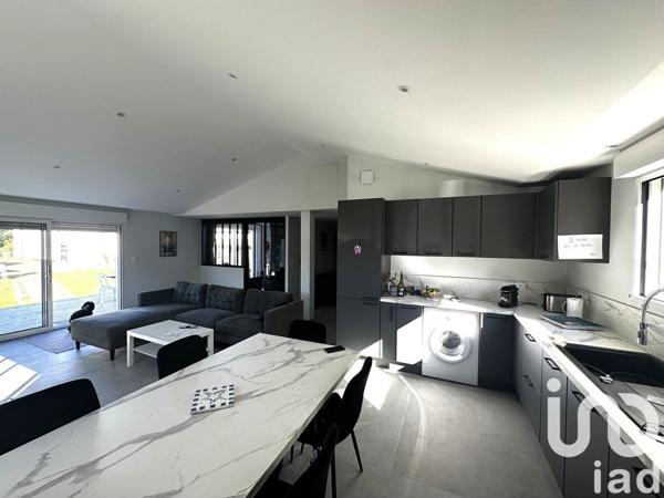 Maison à vendre 10 pièces 207 m² Saint-Sulpice-de-Royan