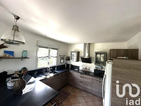 Maison à vendre 10 pièces 207 m² Saint-Sulpice-de-Royan