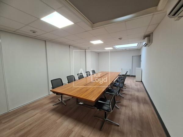 Plateau de bureaux 330m² à louer - Vaux-le-Pénil