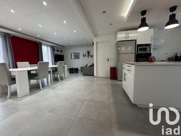 Pavillon 4 pièces de 91 m² à Bézu-Saint-Germain (02400)