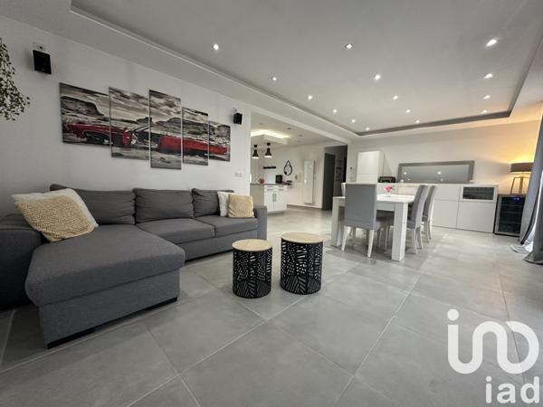 Pavillon 4 pièces de 91 m² à Bézu-Saint-Germain (02400)