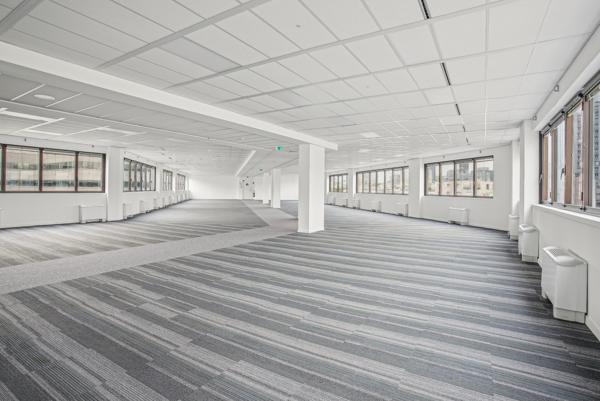 Bureaux modulables avec accès privatif dans un immeuble rénové