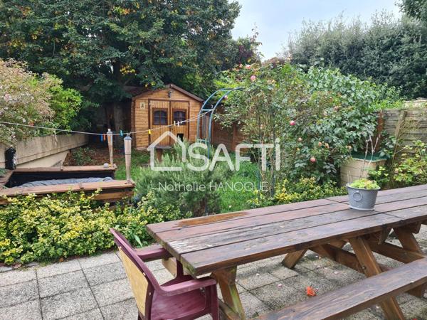 SUPERBE STUDIO AVEC BEAU JARDIN