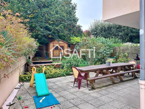 SUPERBE STUDIO AVEC BEAU JARDIN