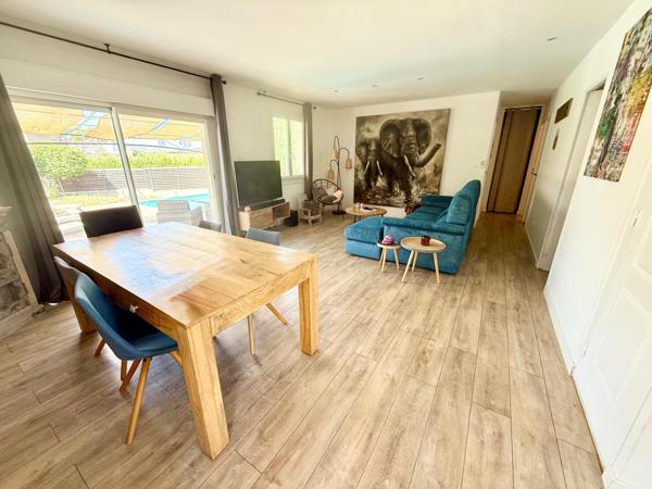 Ensemble immobilier de 159 m² à Puget-sur-Argens