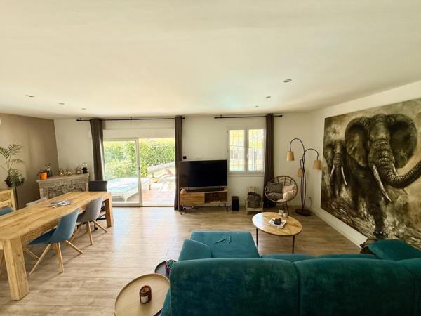 Ensemble immobilier de 159 m² à Puget-sur-Argens