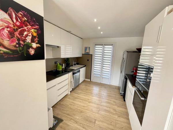 Ensemble immobilier de 159 m² à Puget-sur-Argens