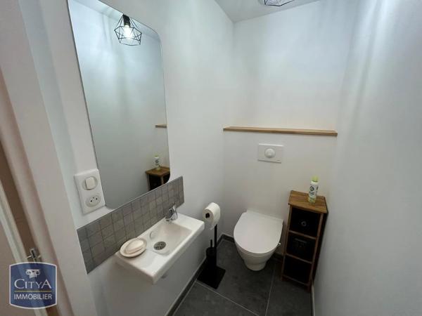 Appartement à louer 2 pièces 46.7m² Vannes (56000)