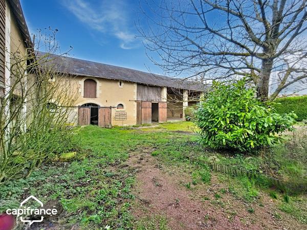 BRIE (79) A rénover : 163 m² habitables + 400 m² de dépendances sur 2 111 m² de terrain