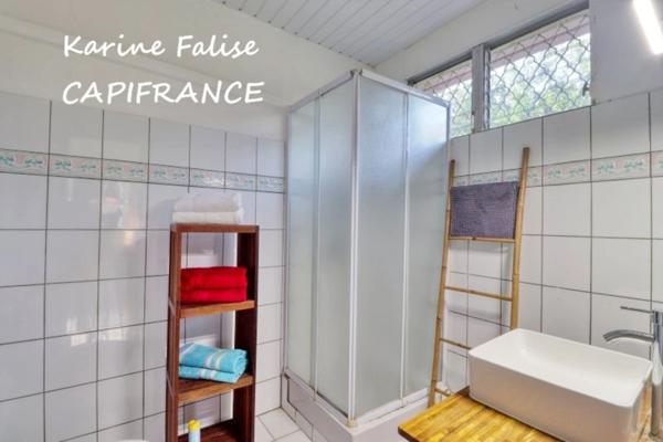 Sainte-Anne – Villa T5 de plain-pied avec piscine et magnifique jardin paysager