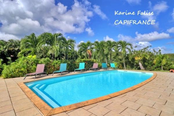 Sainte-Anne – Villa T5 de plain-pied avec piscine et magnifique jardin paysager