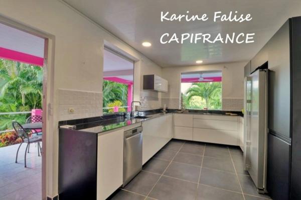 Sainte-Anne – Villa T5 de plain-pied avec piscine et magnifique jardin paysager