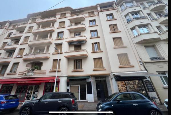 LOCAL COMMERCIAL DE 71M2 A VENDRE - SECTEUR PLAGE - CENTRE VILLE DE JUAN LES PINS (06)