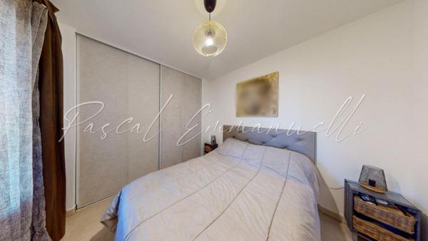 Appartement Antibes 5 pièce(s) 92 m2 RDJ 599 000 euros Rabiac Estagnol