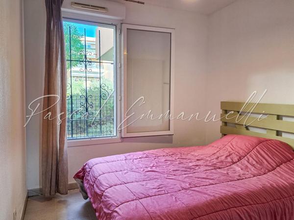 Appartement Antibes 5 pièce(s) 92 m2 RDJ 599 000 euros Rabiac Estagnol