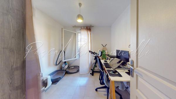 Appartement Antibes 5 pièce(s) 92 m2 RDJ 599 000 euros Rabiac Estagnol