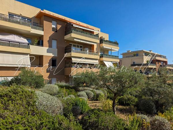 Appartement Antibes 5 pièce(s) 92 m2 RDJ 599 000 euros Rabiac Estagnol