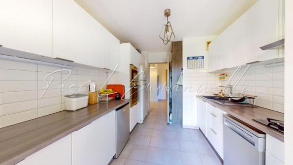 Appartement Antibes 5 pièce(s) 92 m2 RDJ 599 000 euros Rabiac Estagnol