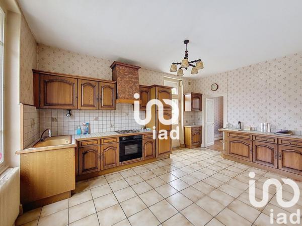 Maison 6 pièces de 101 m² à Foëcy (18500)